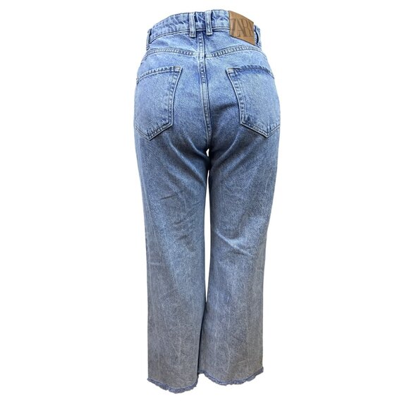 Zara Women's Blue Washed Denim High-Rise Crop Jeans With Frayed Hem Sz 6 - Picture 2 of 10